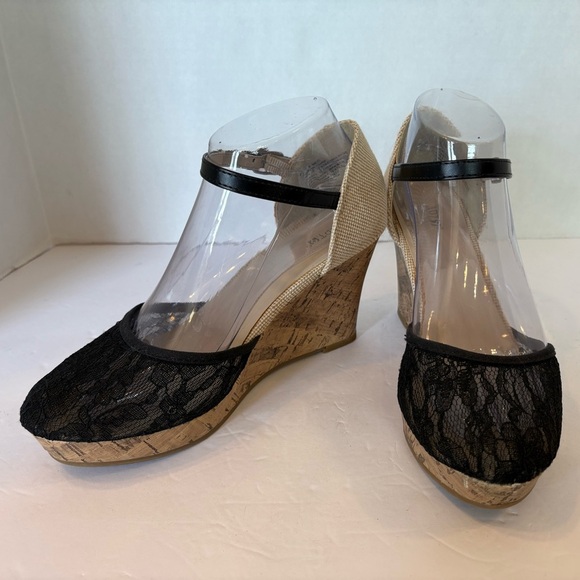 Apt. 9 black lace wedge heel sandals shoes size 8M - Picture 12 of 12